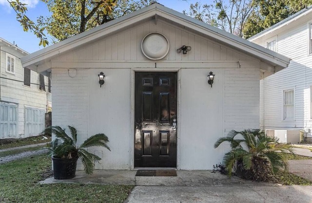 Old Dauphin Way Historic Home - Unit 1