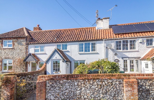 Old Lion Cottage - Two Bedroom House, Sleeps 4