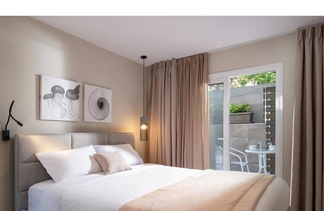OLENIA Luxury Apartments 2