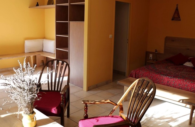 Oltarcie bed and breakfast with swimming pool in the Célé valley near Figeac