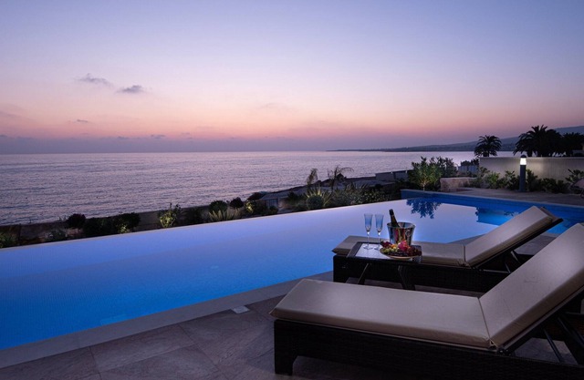 Olymp Villa B 3-bedroom Sea-Front Villa
