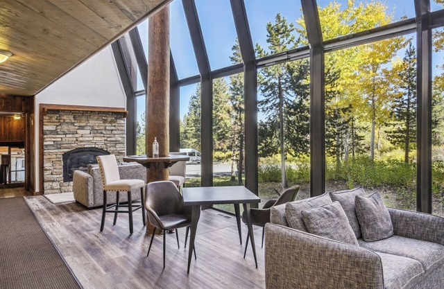 On-site Skiing: Truckee Studio w/Balcony