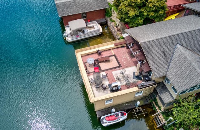 On The Lake - Guest House