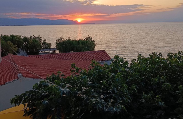 On the Sand I Corinth Beachfront apartment