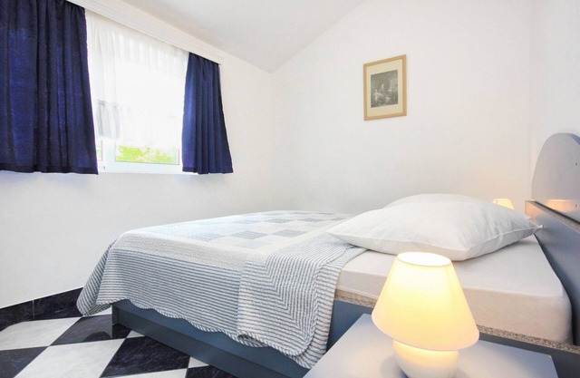 One bedroom apartment with terrace and sea view Kučište - Perna, Pelješac (A-4629-c)