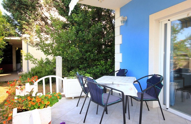One bedroom apartment with terrace Viganj, Pelješac (A-10189-d)