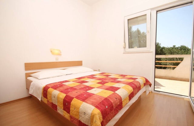 One bedroom apartment with terrace Božava, Dugi otok (A-8123-a)