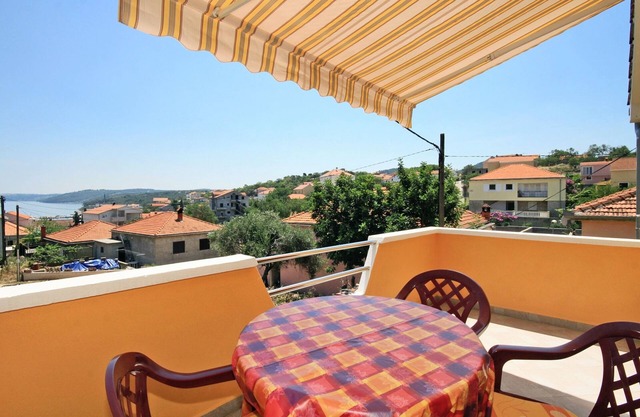 One bedroom apartment with terrace and sea view Sali, Dugi otok (A-8110-a)