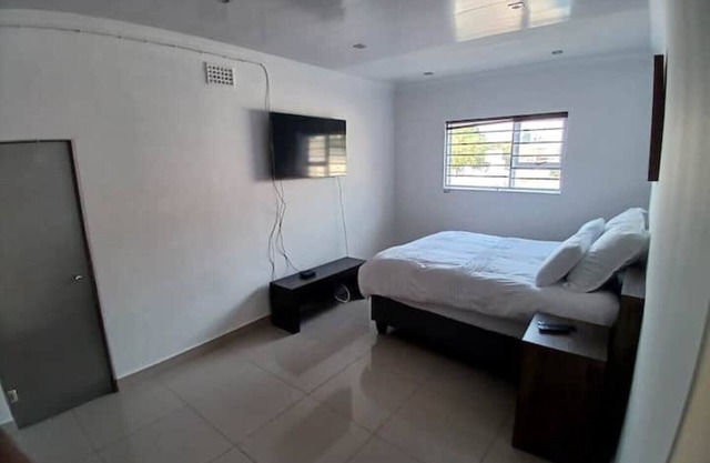 One bedroom apartment.