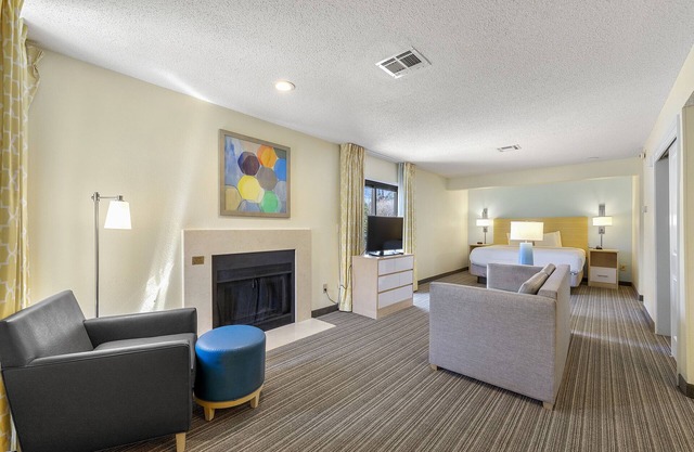 One Bedroom x One Bathroom Suite in Atlanta, GA - Chamblee