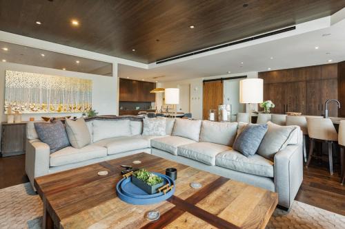 One Empire Pass #305