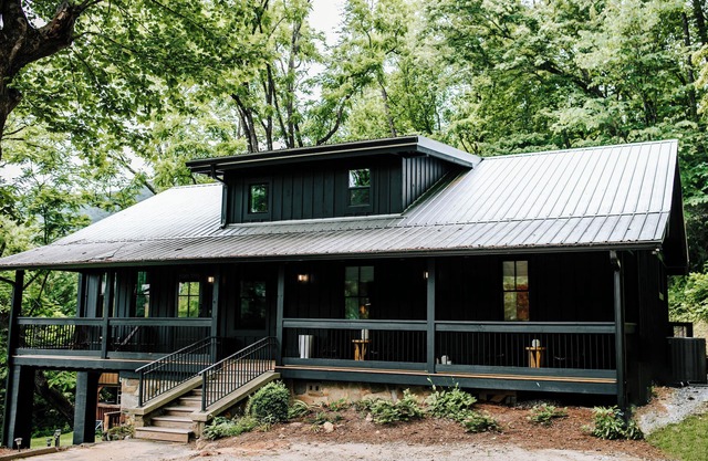 One of a Kind Meadowstream Lodge for 10 Walk Downtown SwimSpa Pool Hot Tub Combo