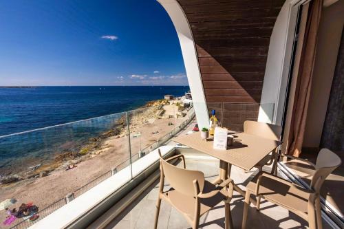only for family Central Luxury Seafront, Bugibba