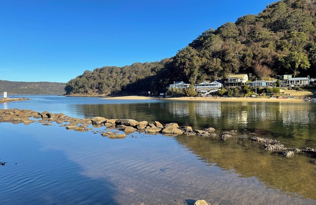 Open Plan Coastal Beauty in Patonga Beach - pet friendly