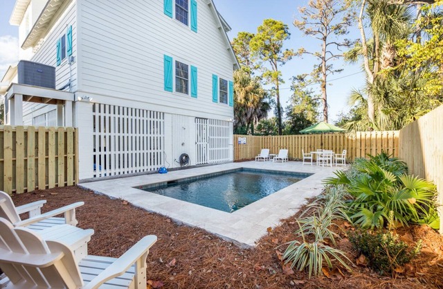 🔥Optional heated pool🔥 Hydraulic 🔑 operated SAFETY pool cover.