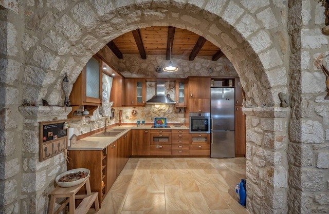 Orfeas Villa with Sea View