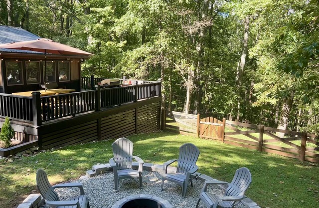 ✬Orion’s Getaway✬ Large deck+Gameroom+Wood Stove