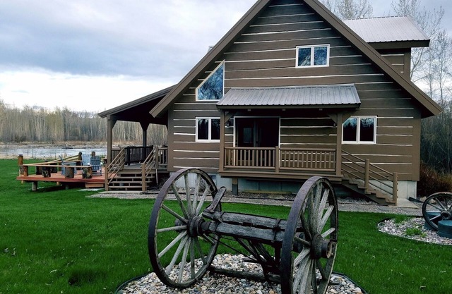 Osprey Riverfront Cabin