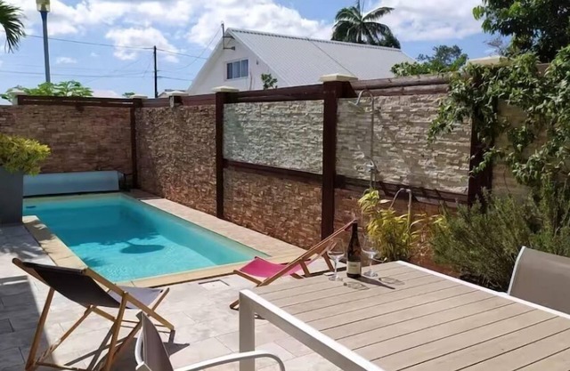 Outbuilding with swimming pool, relaxation and wellness room, ideal for a romantic getaway