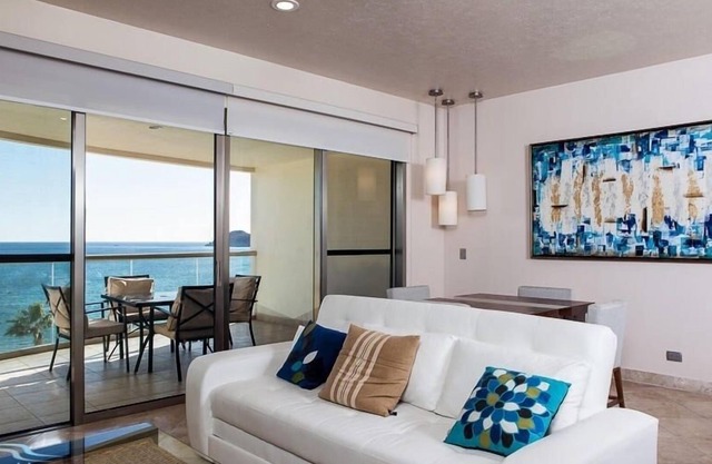 Outstanding Modern Condo w beach access and private patio - Playa Blanca by RedAwning
