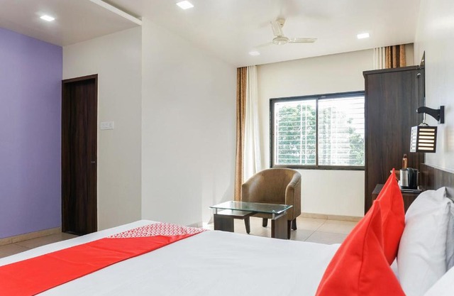 OYO 27051 Karishma Palace