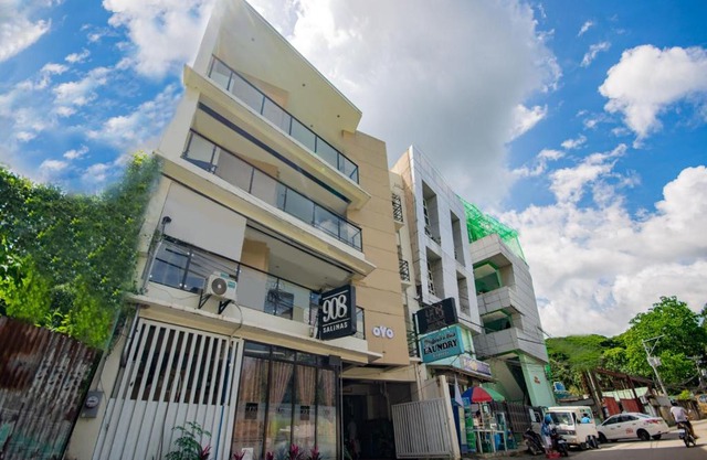 OYO 707-908 Salinas Suites