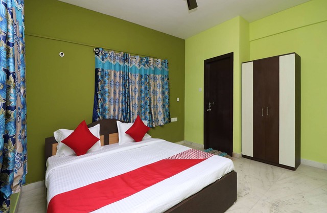 OYO 7111 Fanindra Guest House