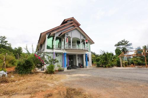 OYO 89933 Nun Hotel