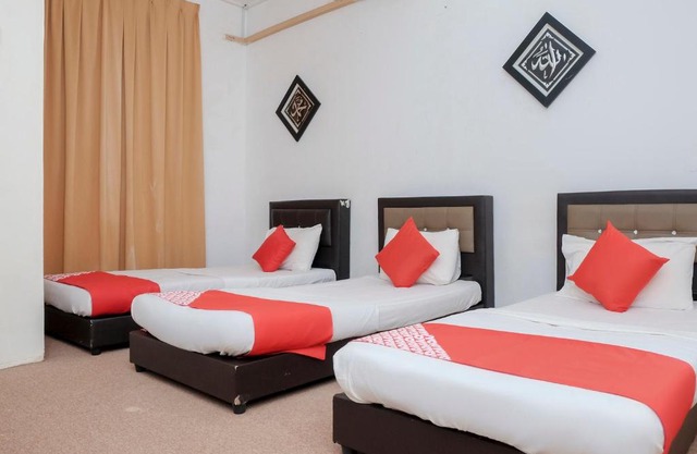 OYO 90180 Gemilang Hotel Kerteh