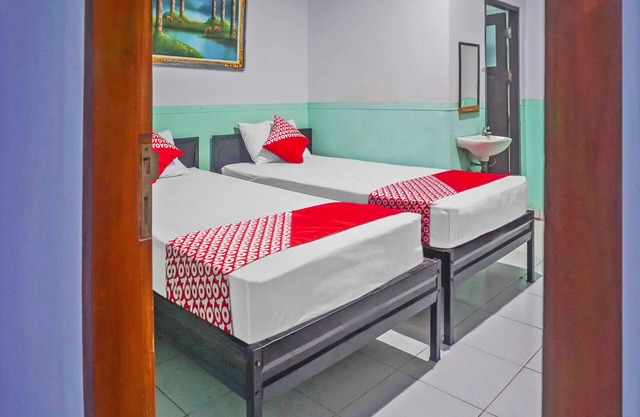 OYO 90856 Wisma Favorite Makassar Near Benteng Rotterdam