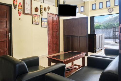 OYO 93332 Kharis Home Stay