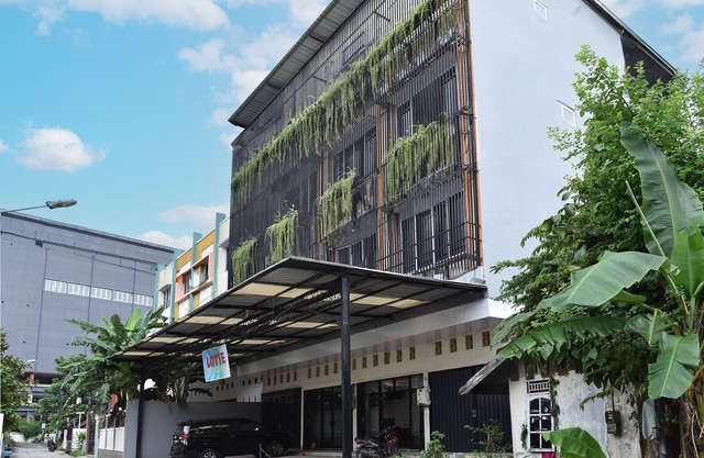 OYO 93503 Lotte Residence