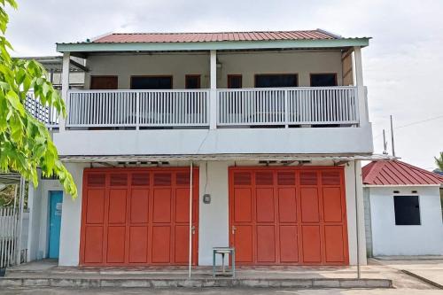 OYO 94717 Homestay Ka Villa Syariah