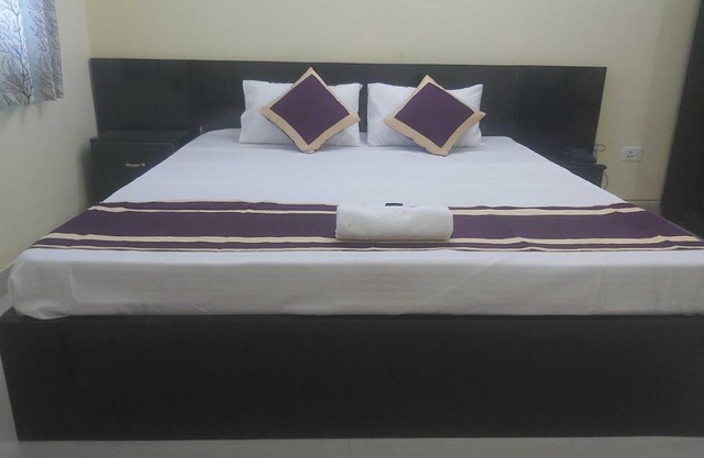 OYO Hotel Red Rose