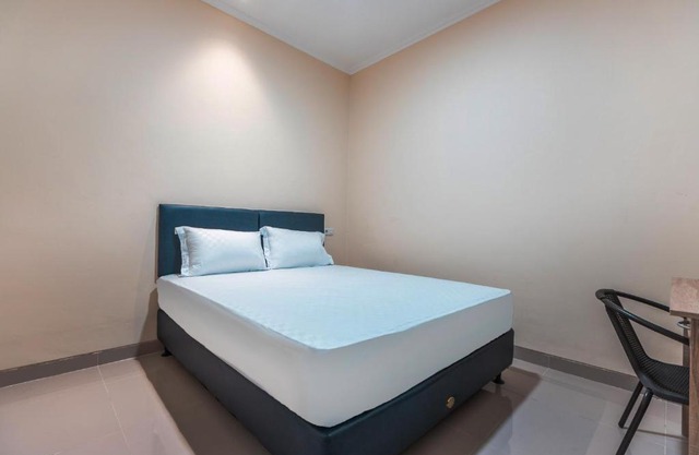OYO Life 2709 Kost Cirendeu