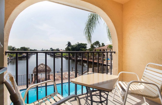 OYO Waterfront Hotel - Cape Coral/Fort Myers, FL