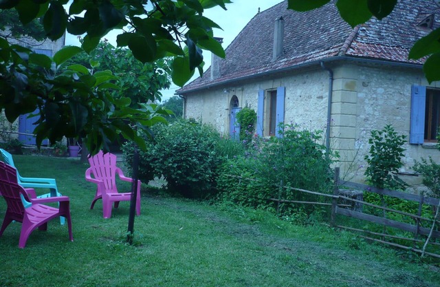 Périgourdine renovated house garden your pets near restaurants castels lake