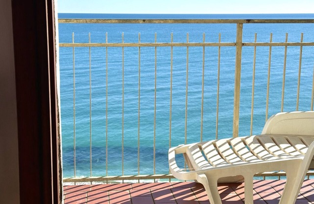 P025 - Porto Recanati, large four-room apartment facing the sea