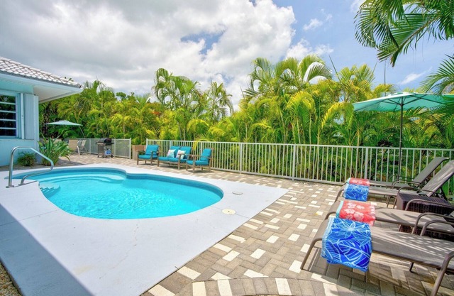 P27 - Private Beach Access! Pool home with everything you need for an.
