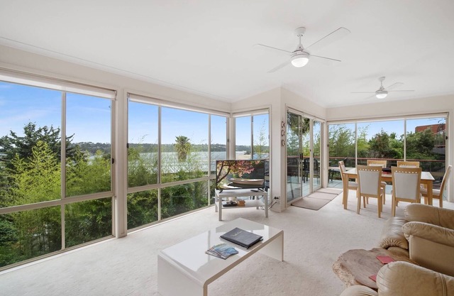 Pacific Heights - 3 Bedroom Executive Deluxe Apartment