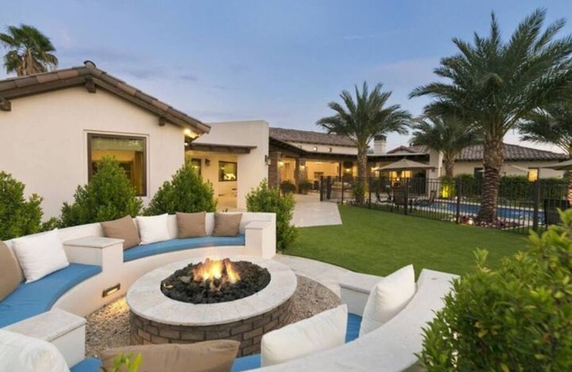 Palm Desert Estate, Pool, Courts, Saunas & No Checkout, sleeps 20+