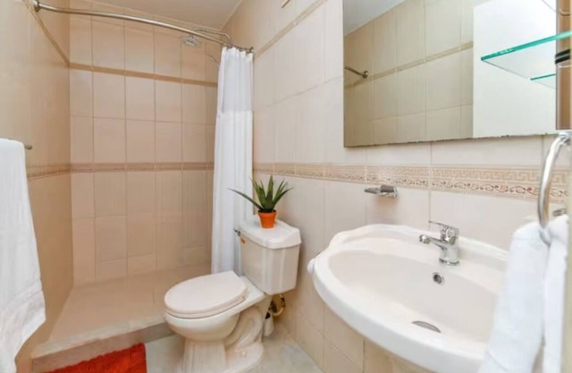 Palma Real 2Bed/2Bath sleeps 6 close 2 Palm Beach!