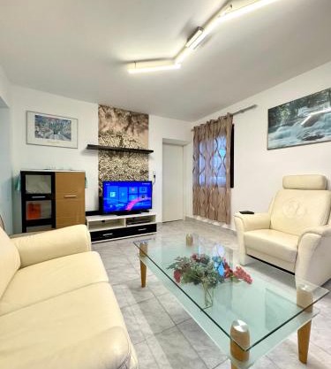 Panda1 Charmante, möblierte Ferienwohnung im Panda-Stil