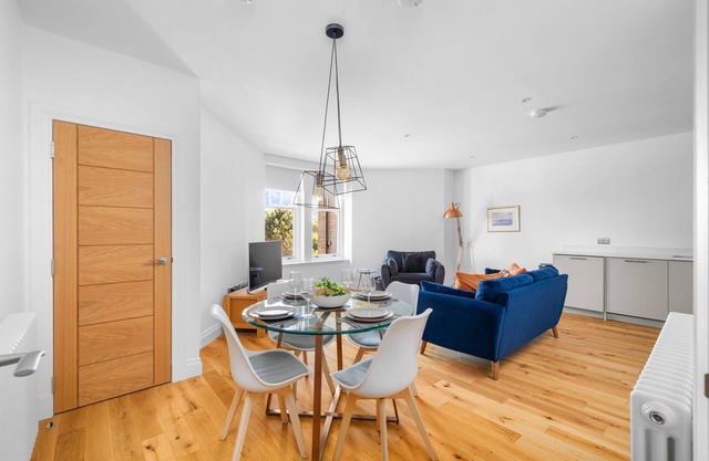 Panmure Apartment - golf course views