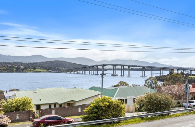Panorama Bridge Views