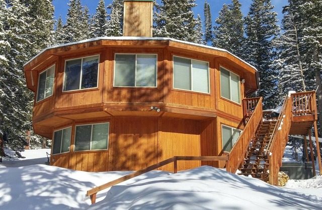 Panoramic Views - Cozy, Lodge Style