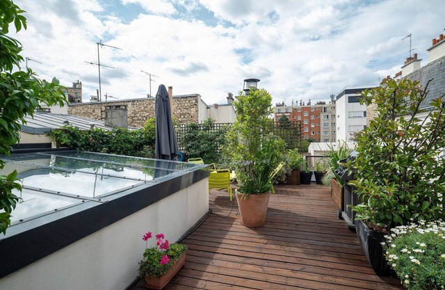 Par036 - Beautiful townhouse for rent in Paris