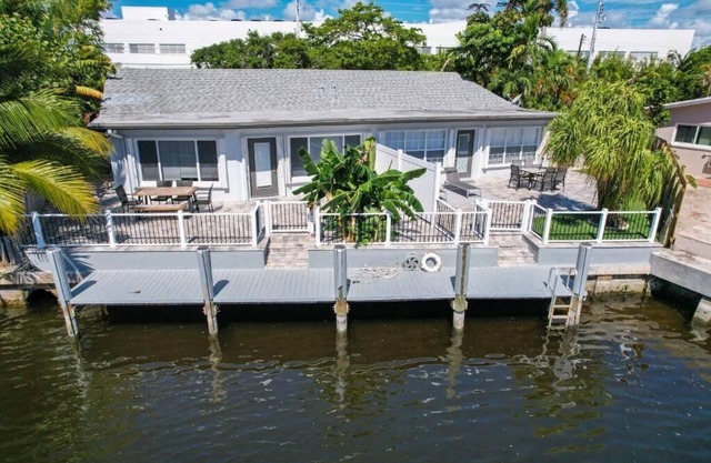 Paradise Bay S- FLL - 2/1 - Waterfront