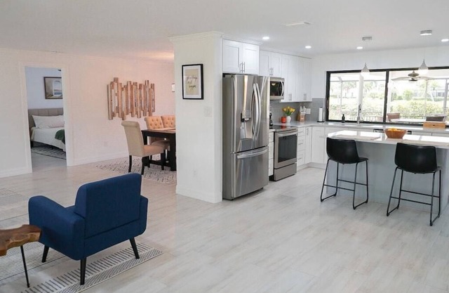 Paradise Cove Summary