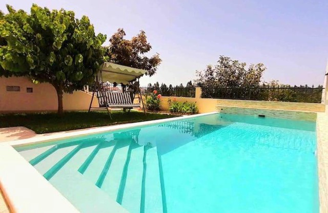 Paradise House - Apartment in Villa with private pool and private garden